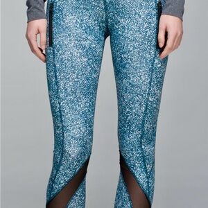 lululemon Inspire Tight- Pebble Print Alberta Lake
